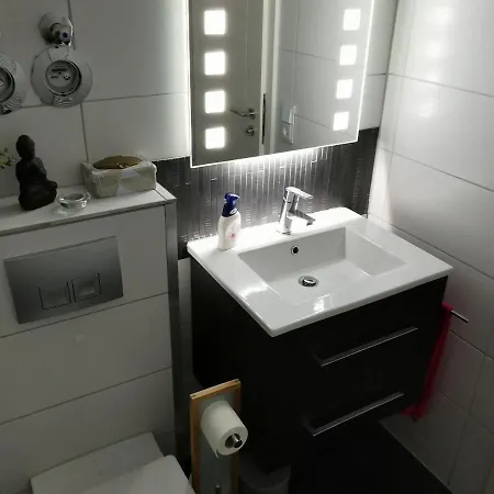 Hilde Apartment *